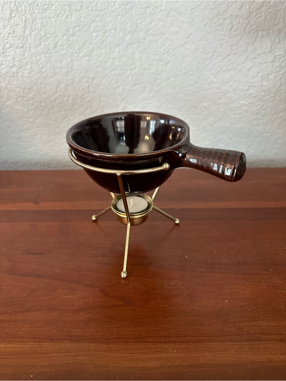 Stoneware Fondue Pot /Butter/Dip Warmer with Gold Metal Stand